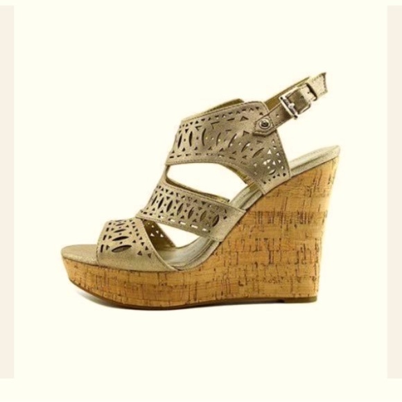 GUESS Vannora Open Toe Casual Platform Sandals Size 8.5 - Picture 1 of 8